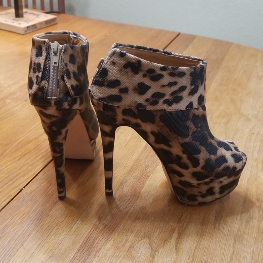 Hi heels - Picture 3 of 5